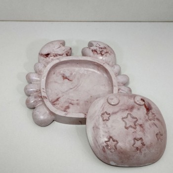 Cangrejo color tierra y vino