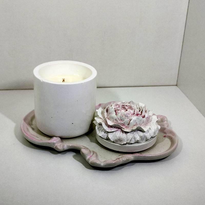 Juego vela peonía aroma manzana y canela más bandeja vintage
