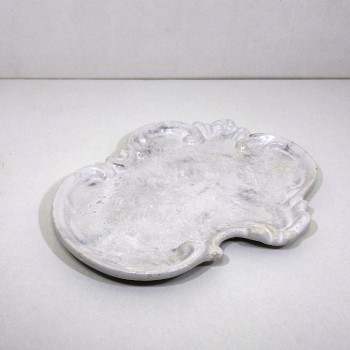 Bandeja vintage blanca con incrustaciones plata