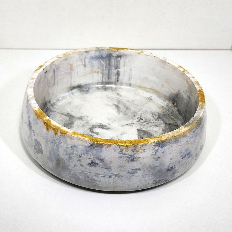 Cuenco en oro y negro